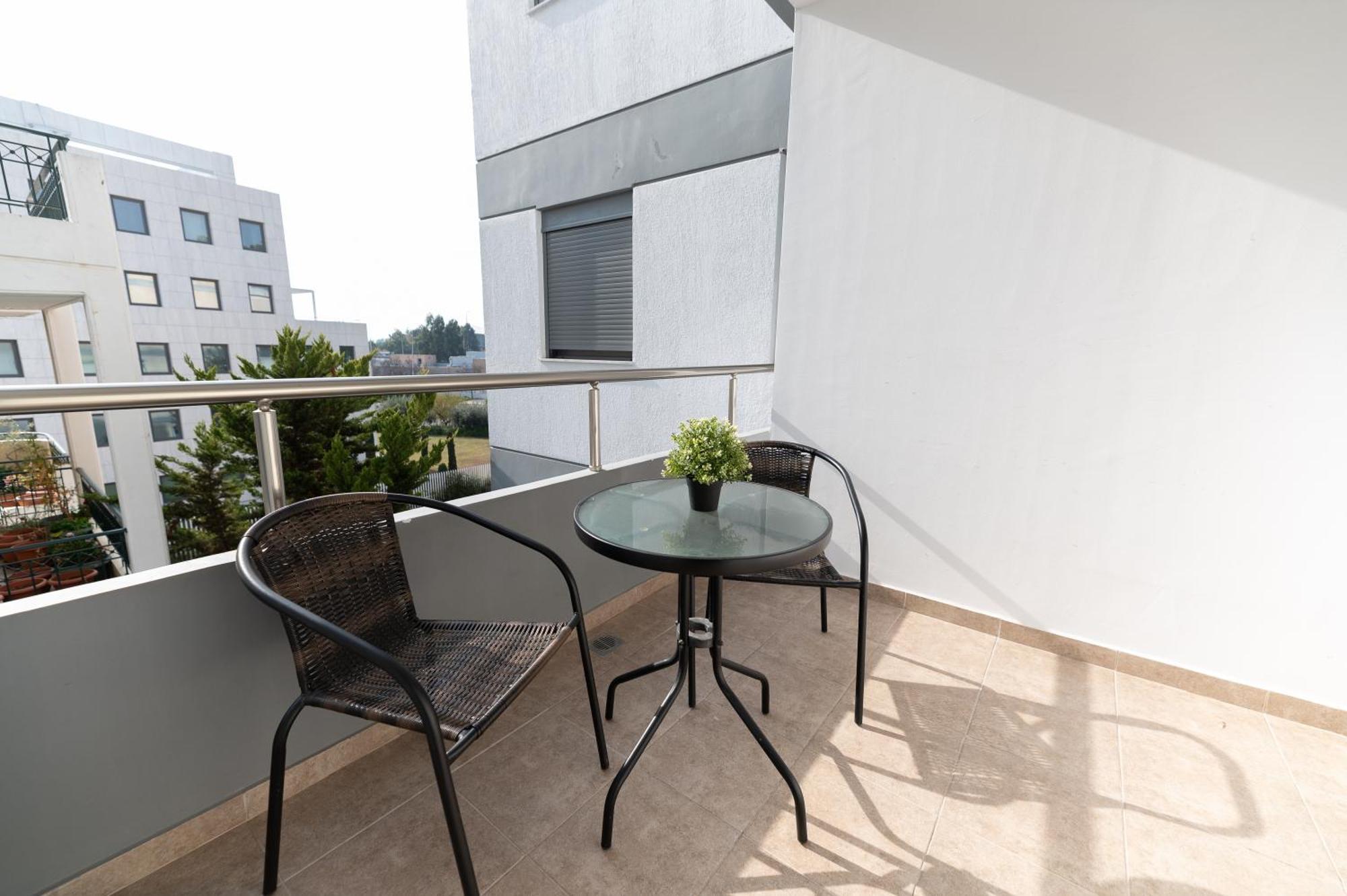 Stylish Spacious Apartment In Palaio Faliro أثينا المظهر الخارجي الصورة
