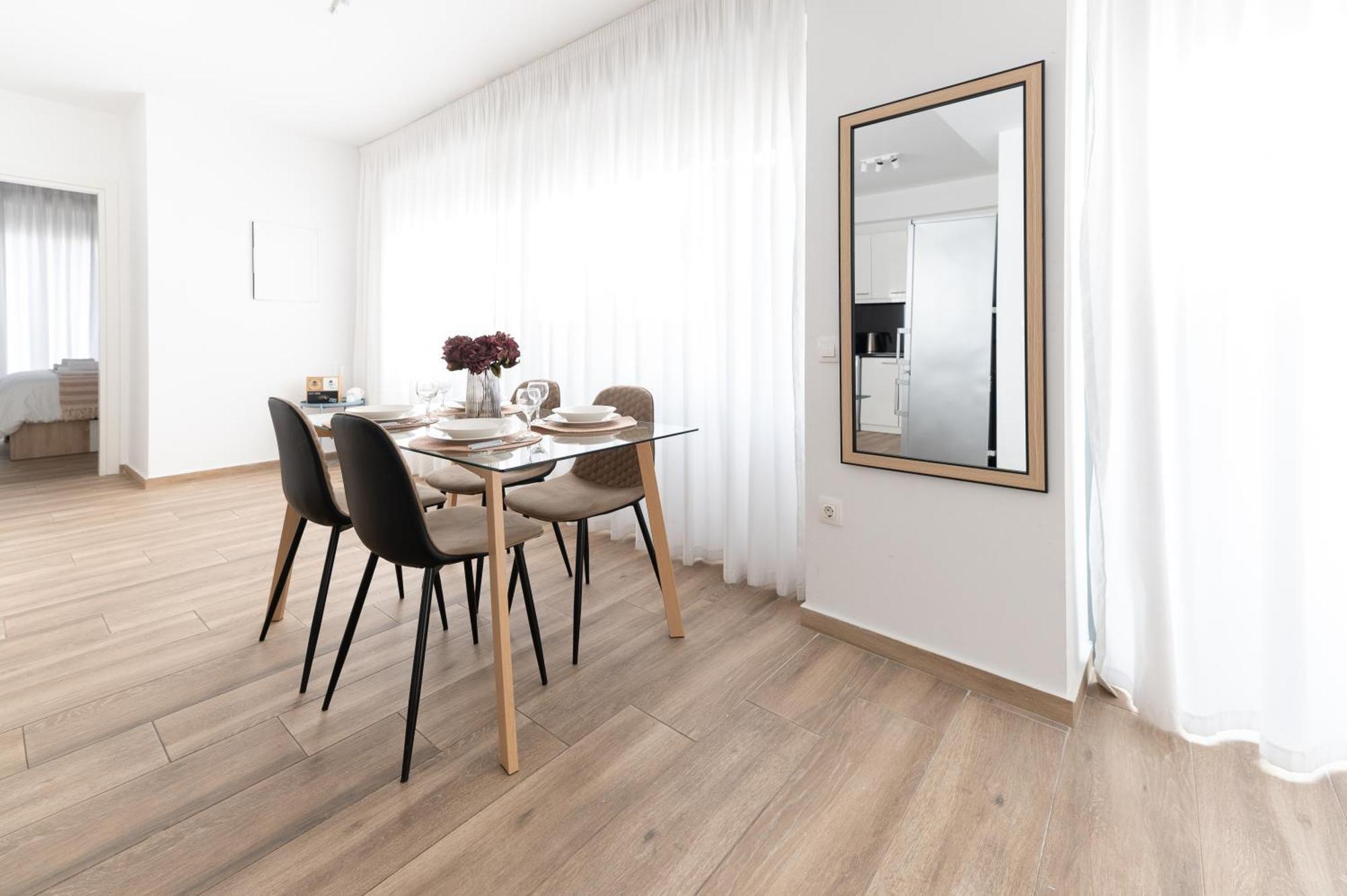Stylish Spacious Apartment In Palaio Faliro أثينا المظهر الخارجي الصورة