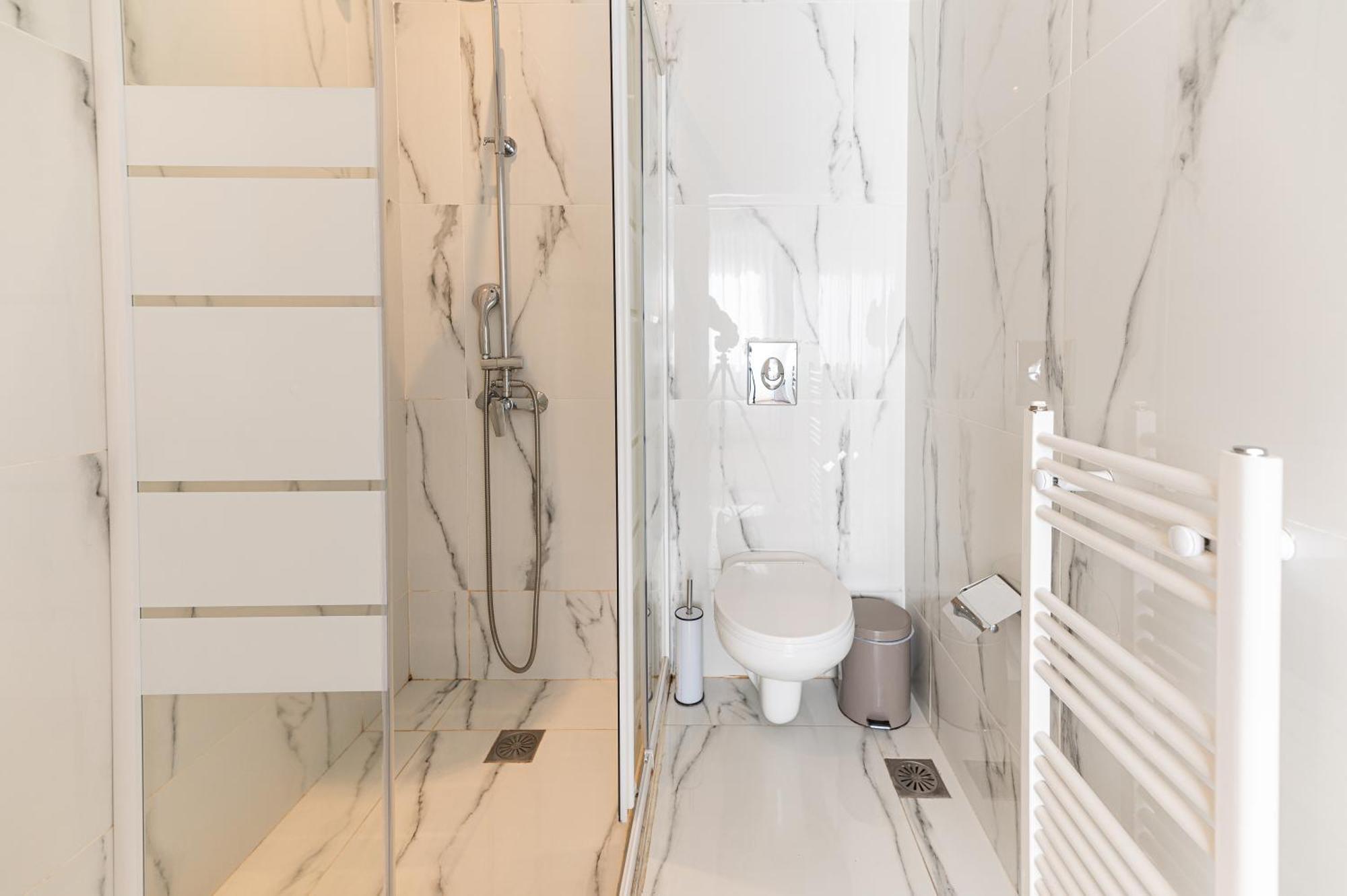 Stylish Spacious Apartment In Palaio Faliro أثينا المظهر الخارجي الصورة